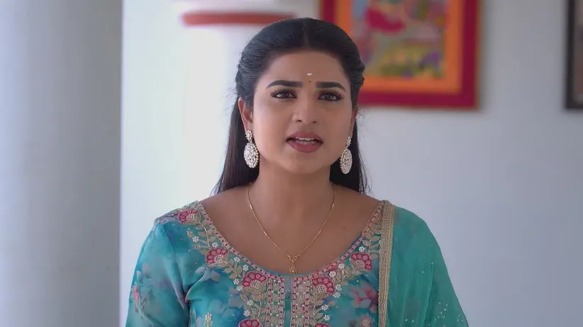 Mahesh Pleads to Revathi - Karthigai Deepam