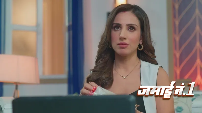 Kanchan Hits Her Head