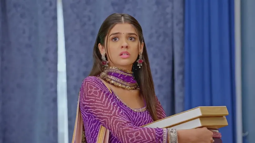 Prarthana Bumps into Payal - Kumkum Bhagya