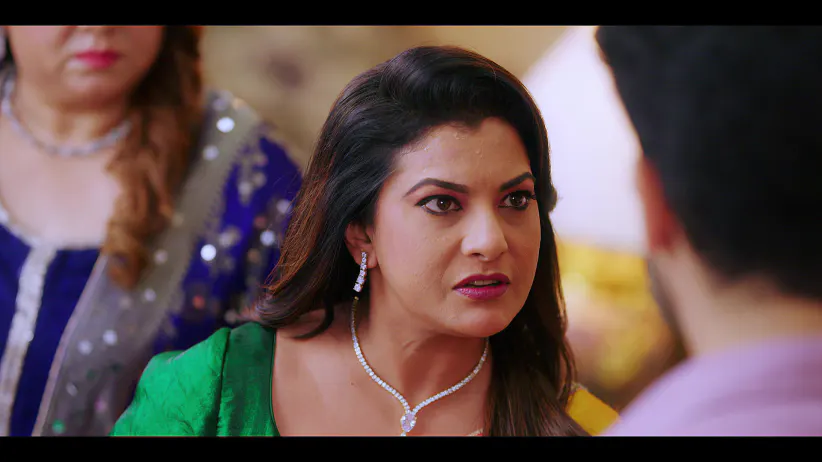 Neel Takes Pramod's Gift to Riddhi - Jamai No. 1 - Promo