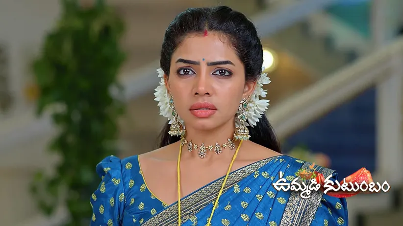 Sharanya Gives the Jewellery to Ananya