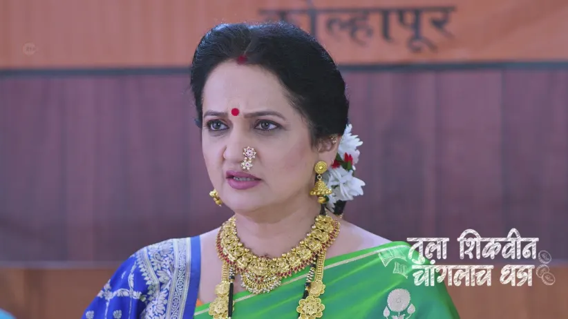 Bhuvaneshwari Demands Akshara's Resignation