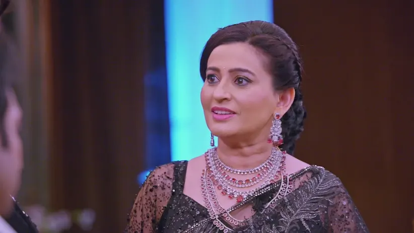 Lakshmi and Rishi Get into a Fight