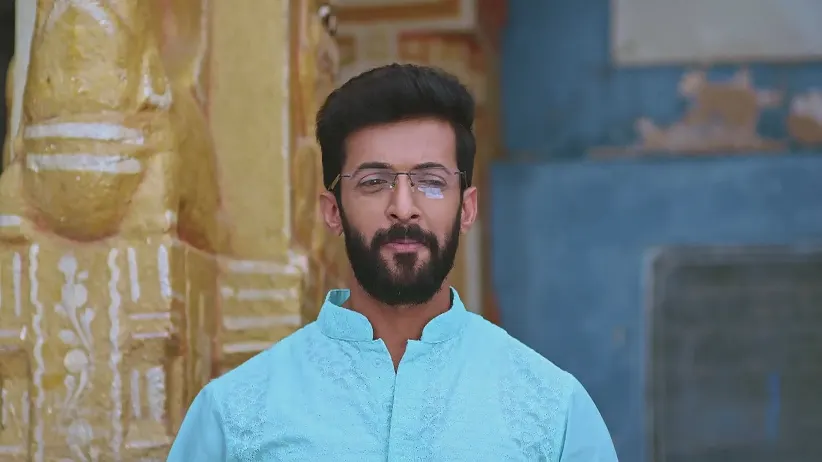 Maya Locks Hitha in a Car - Naa Ninna Bidalaare