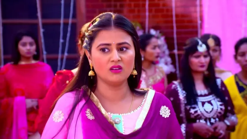 Neelam Gets Accused of Theft