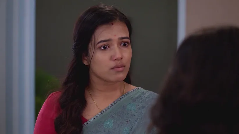 Ishita Faces Tamal's Grilling - Phulki