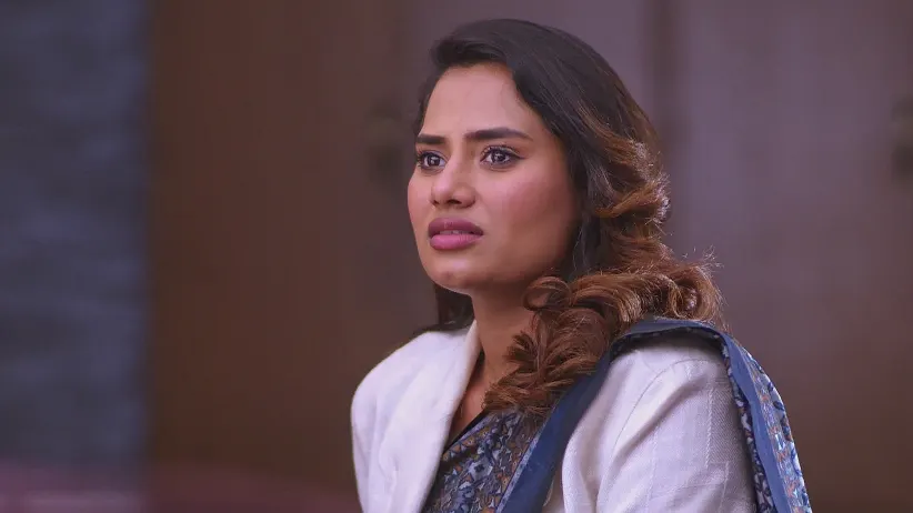 Anushka Panics on Getting Exposed - Paaru