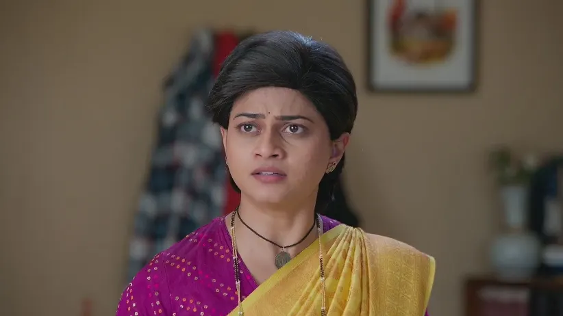Pana Gang Stops Rocky from Going to Meet Sampada - Shiva