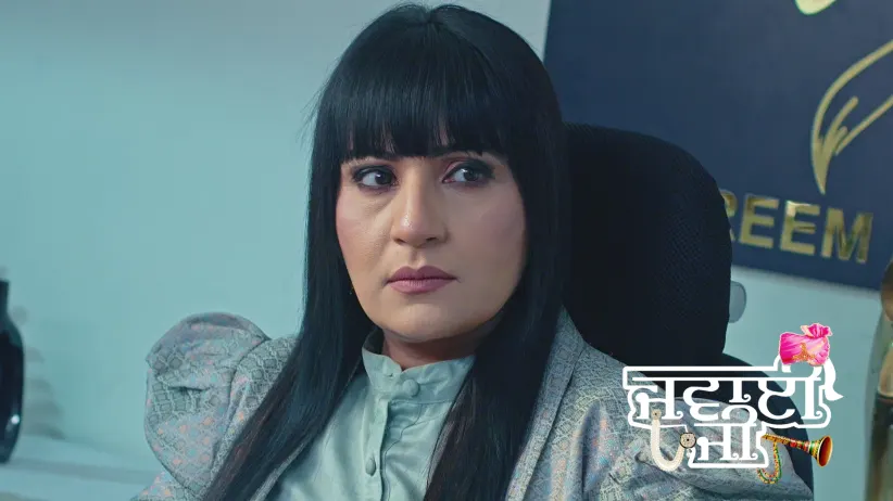 Sidak Awaits Harnav for Their Date