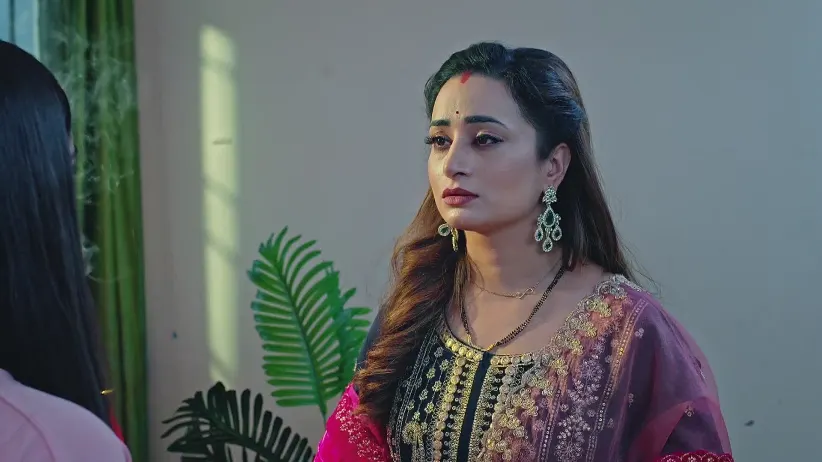 Maira Misunderstands Ridhi