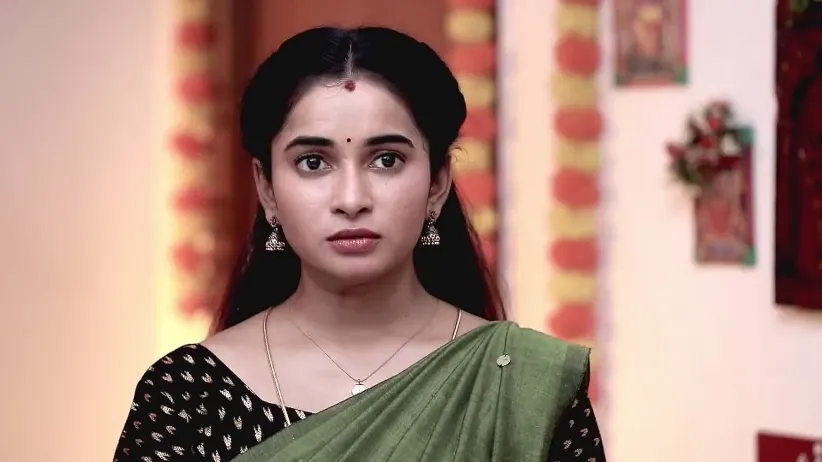 Siva's Words Scare Janani - Mounam Pesiyadhe