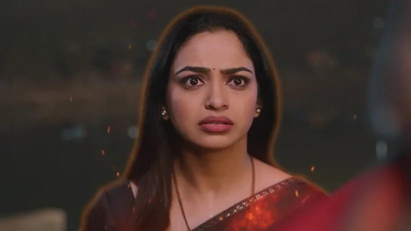 Ambika Confronts Deva - Tula Japnaar Aahe