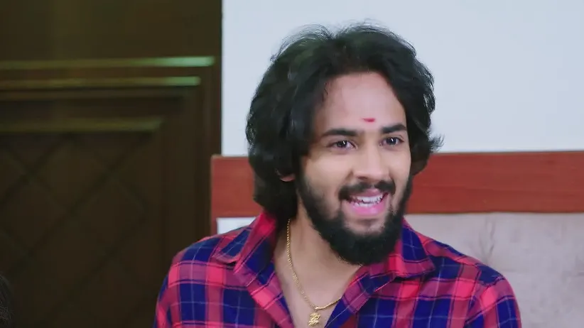 Varada and Varalakshmi's Romantic Moment
