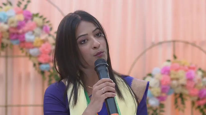 Lavanya Delivers a Speech on Stage - Phulki
