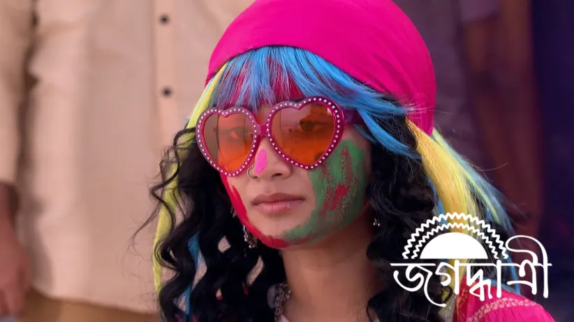 Durga Enters the Mukherjee House with Smeared Face