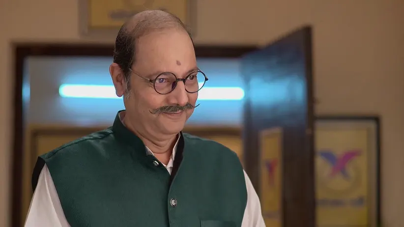 Nobin Visits Patiram Babu's Office with Duggamoni - Duggamoni O Bagh Mama