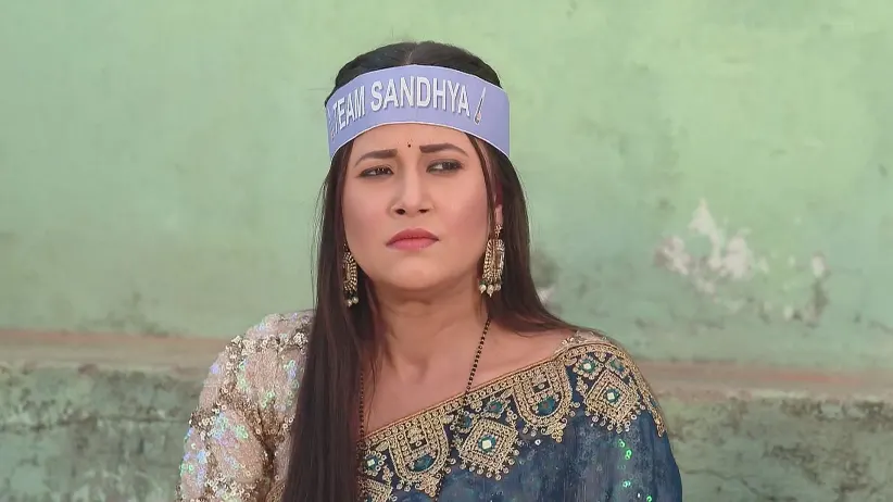 Ragini Argues with a Woman - Sandhya Ragini