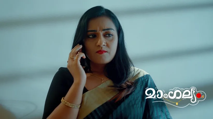 Avanthika Stops Nithya from Telling Archana the truth