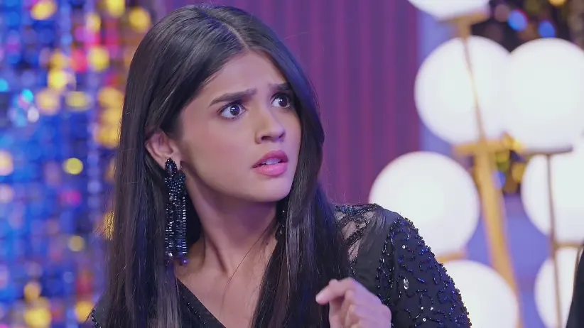 A Man Forces Himself upon Prarthana - Kumkum Bhagya