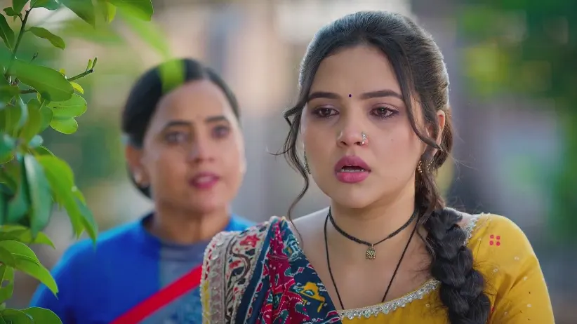 Vasudha Is Hurt by Savitri's Words - Vasudha
