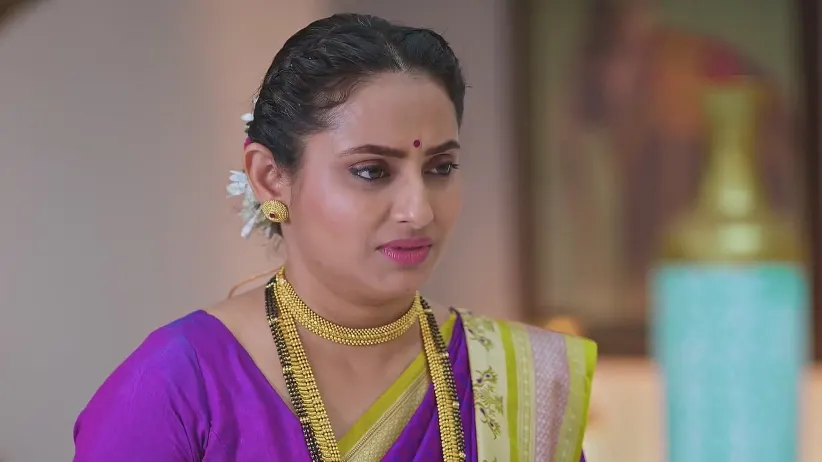 Will Shriniwas Tell Lakshmi about His Job?