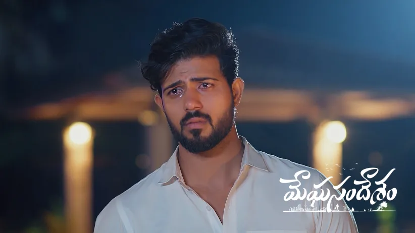Sharath beats Vamsi when he finds him arguing with his ex-lover. Gagan finds Bhoomi and gets emotional on realising that she is Dharani. He then lifts Bhoomi in his arms and heads home with her.