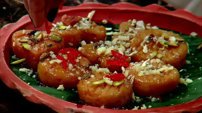 Kahini and Ankita Make Tasty Pithe-Puli