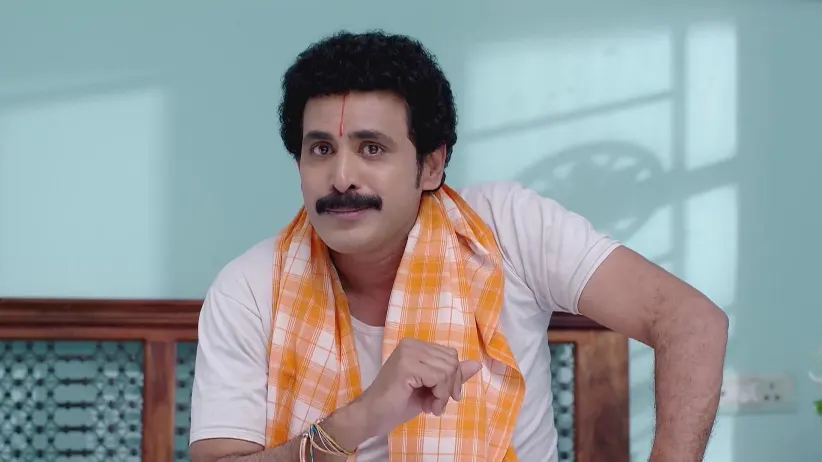 Nani Asks Meenakshi about Her Secret