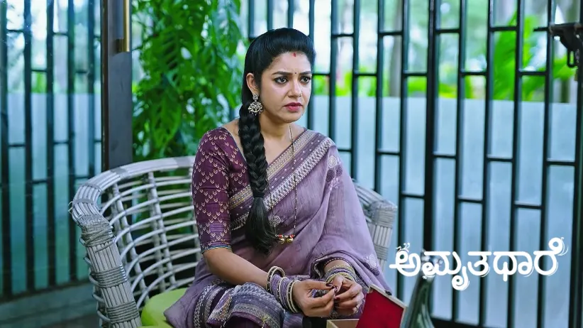 Bhoomika Questions Shakuntala about the Mic