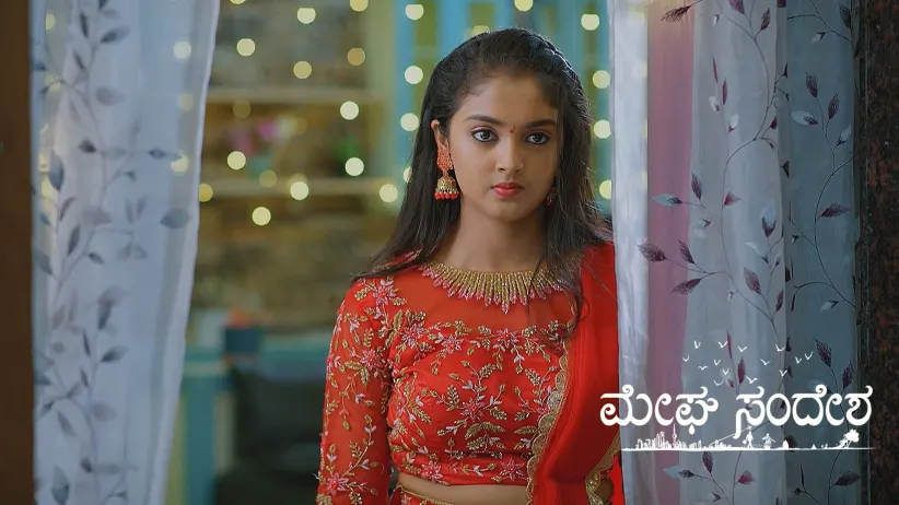 Apoorva Raises Her Hand on Nakshatra