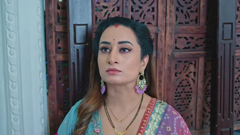 Neelam Scolds Jatin for Stealing Money