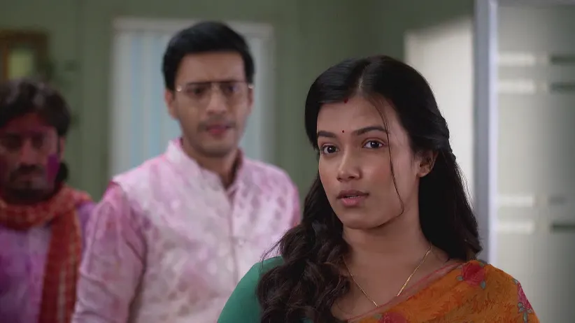 Lavanya Seeks Samrat's Help