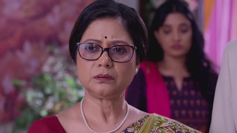Brinda Mocks Shyamioli's Wound