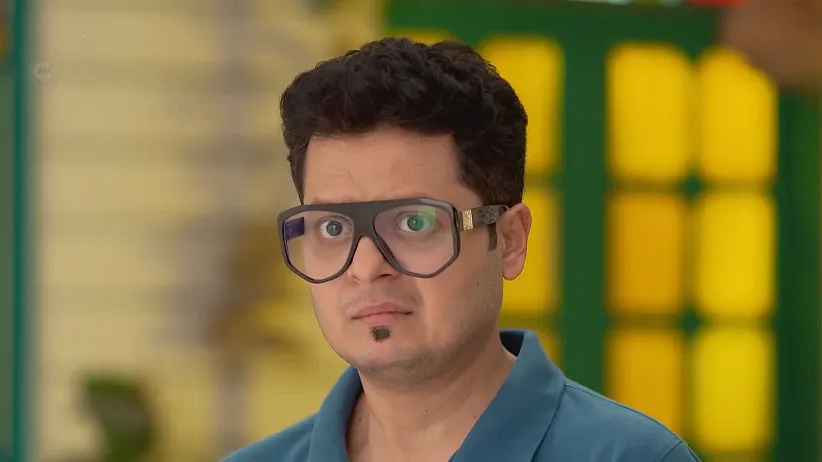 Gayetri Doubts Monju's Intent - Duggamoni O Bagh Mama