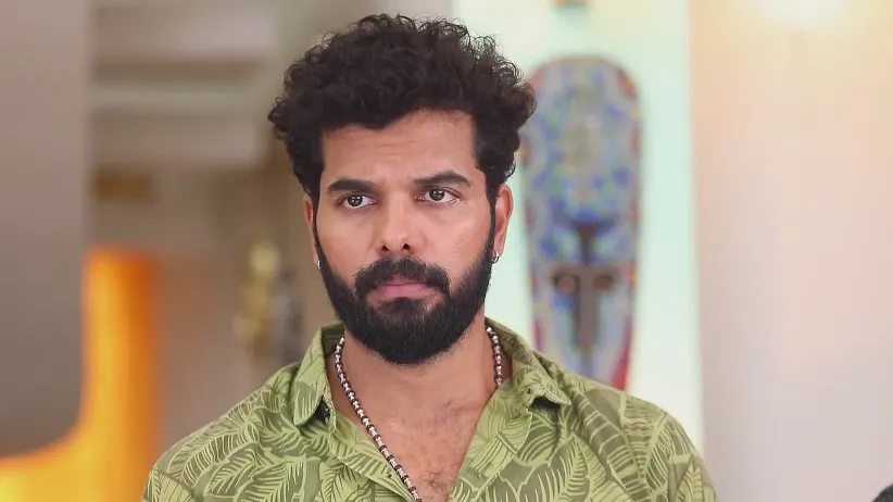 Savitri Gets Afraid to See Padmanabhan Alive