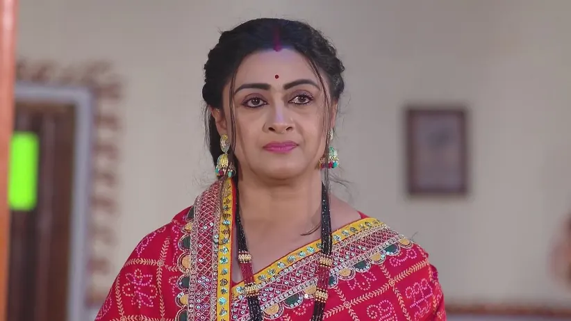 Charu's Goons Attack Pratyush