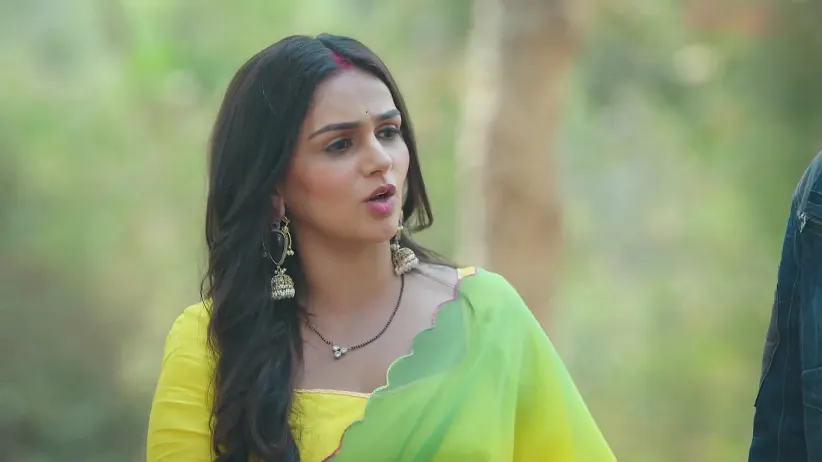 Jagriti Saves Suraj's Life - Jagriti