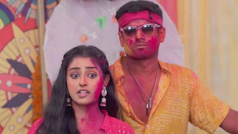 Parna Throws Bhadu out of the Party Venue