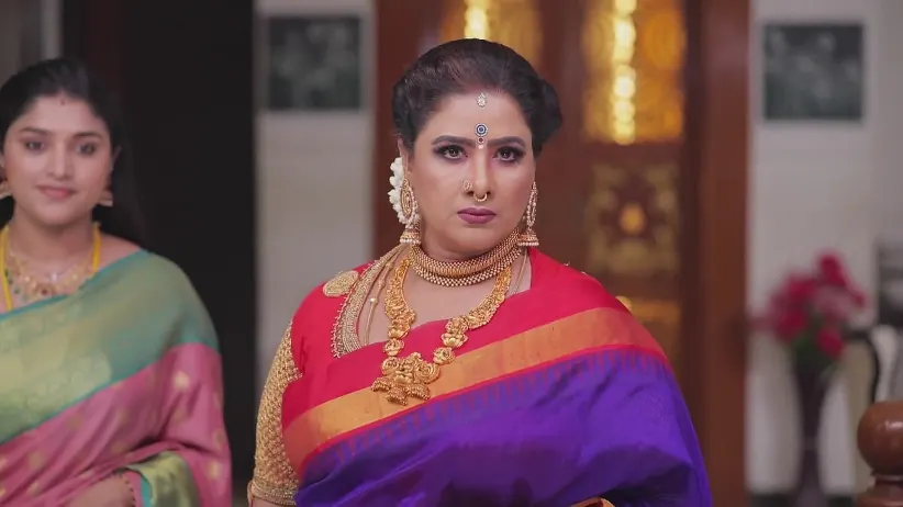 Vedhanayagi Stops Sumathi - Valliyin Velan