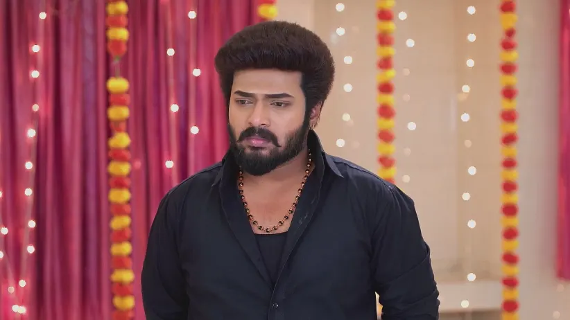 Chamundeshwari Lashes Out at Parmeshwari - Karthigai Deepam