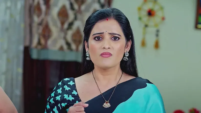 Tilottama Wonders about Her Attacker - Trinayani