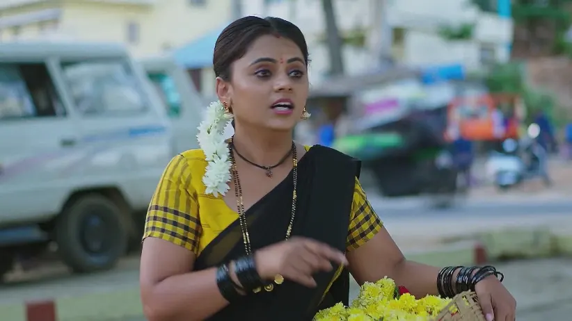 Prakash Takes Advantage of Venky's Situation