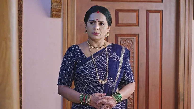 Harish Tries to Appease Sinchana