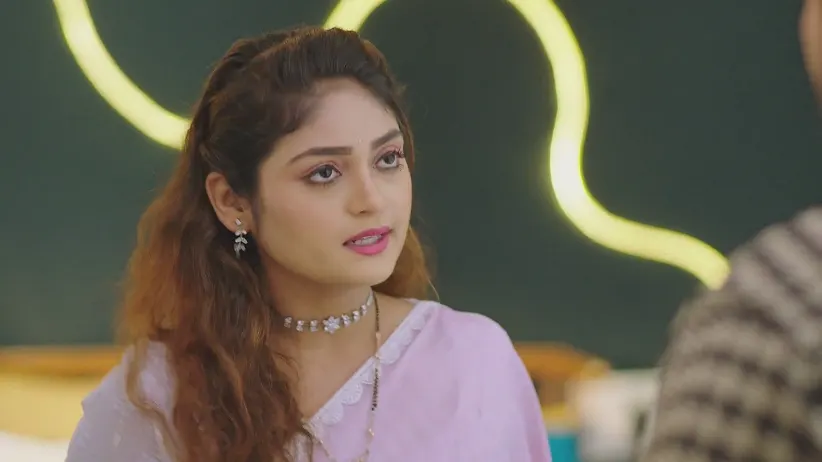 Ganu Asks Paaru the Reason for Going to the Village