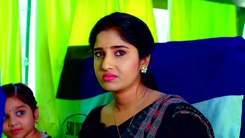 Abhi is Stopped from Meeting Divya