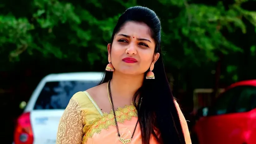 Abhi and Sesi Meet Divya