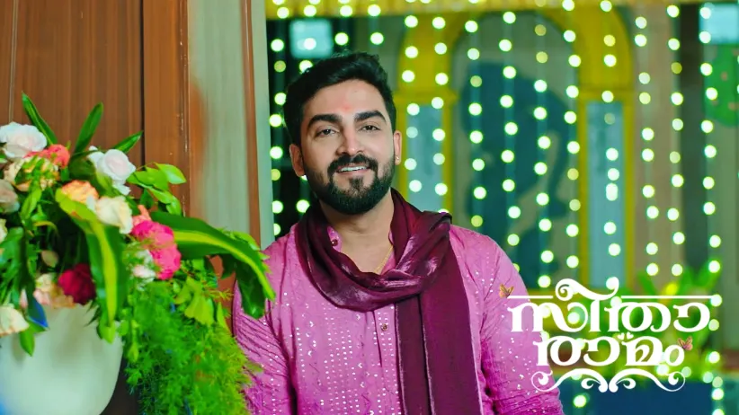 Sriram Dresses as a Palmist