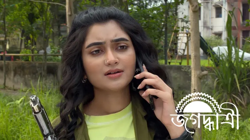 দুর্গার হুমকির মুখে দিব্যা