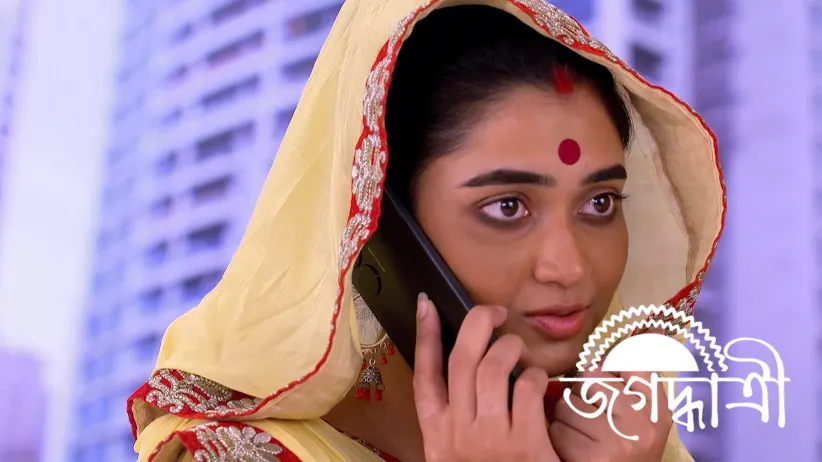 Durga Buys a Saree for Jagadhatri