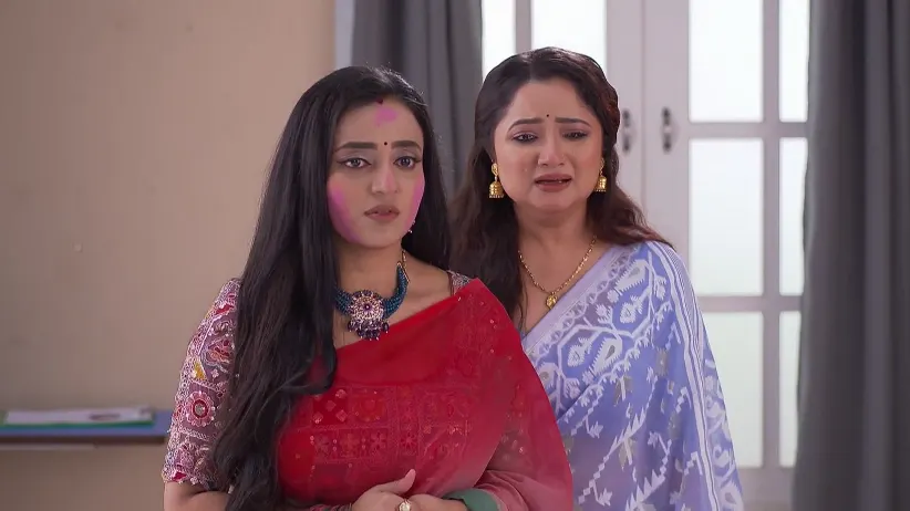 দিয়ার মা-বাবাকে মুখ বন্ধ রাখতে বলে চৈতী